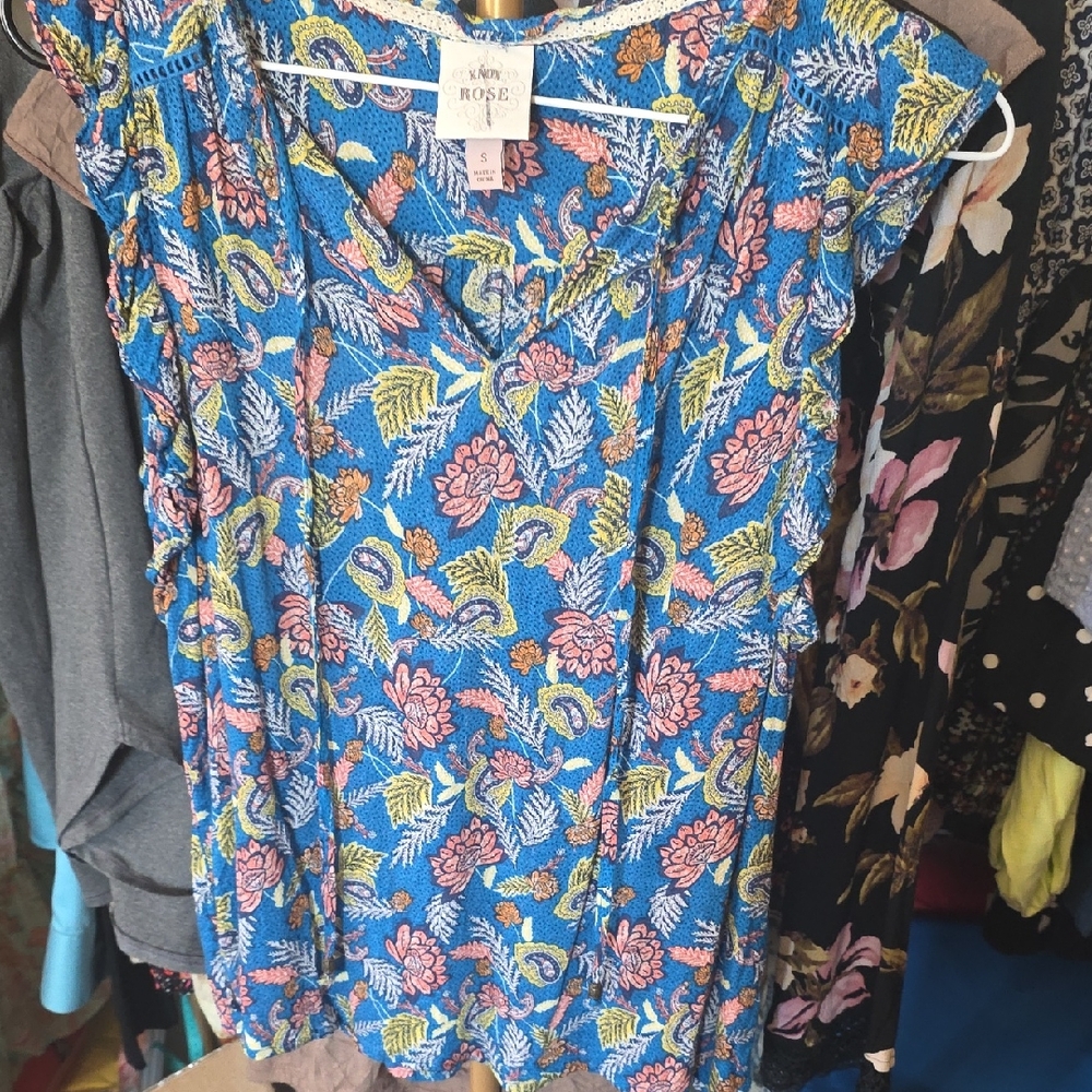 Knox Rose Blue Floral V-Neck Cap-Sleeve Blouse